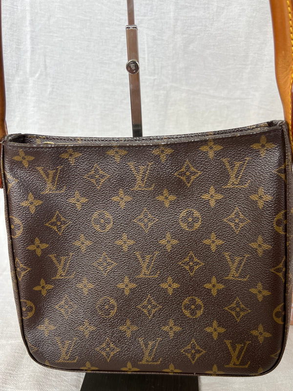 Louis Vuitton Looping MM Bag in Monogram Canvas