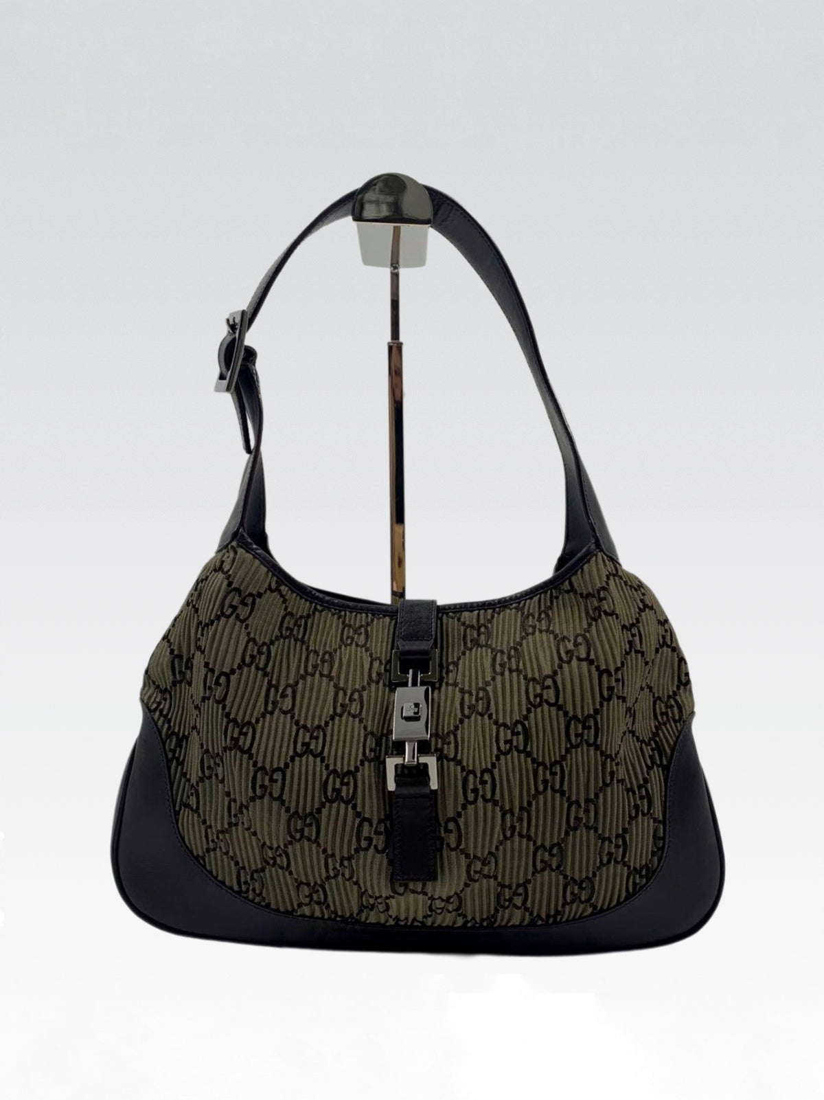 Gucci Jackie Medium en Lona Monograma GG Plisada y Piel