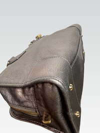 Loewe Amazona 28 en Piel Granulada Metalizada – Gris Peltre / Plata Oscuro