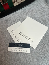 Gucci Jackie Medium en Lona GG Supreme con Tribanda Web y Piel