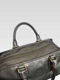 Loewe Amazona 28 en Piel Granulada Metalizada – Gris Peltre / Plata Oscuro
