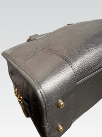 Loewe Amazona 28 en Piel Granulada Metalizada – Gris Peltre / Plata Oscuro